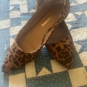 Leopard point toe flats size 8 never worn!